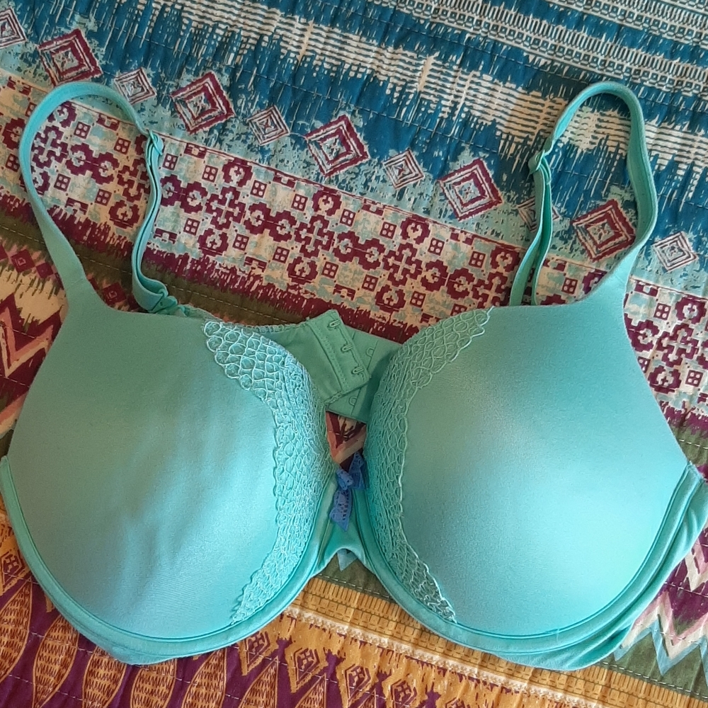 6. Victoria's Secret Body By Victoria Perfect Shap